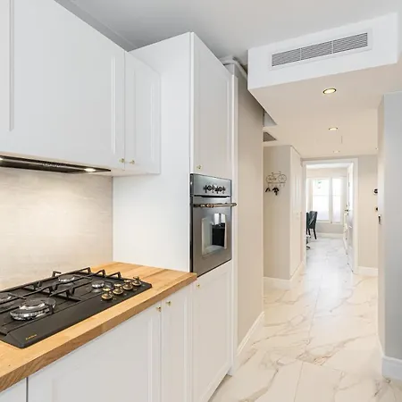 St George * アンティーブ