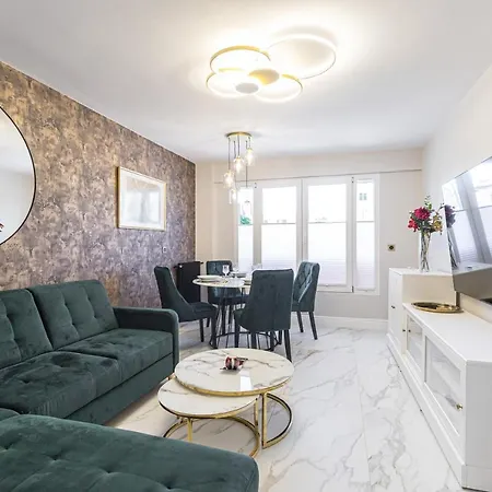 St George Apartment *